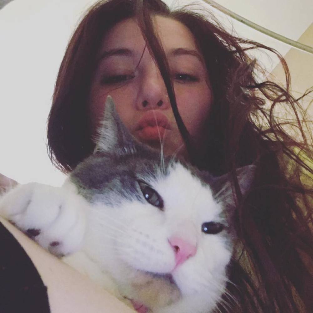 Meet your Posher, Adriana